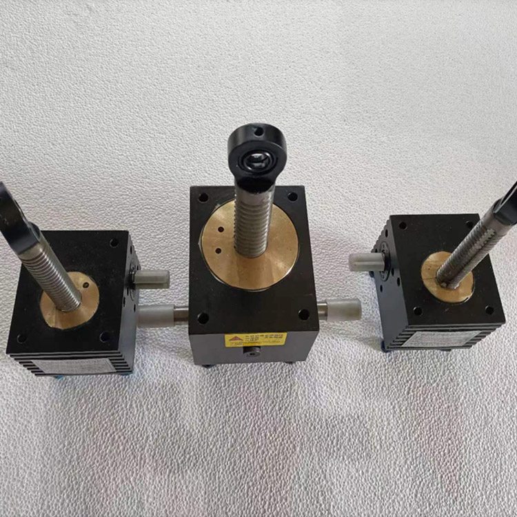 螺旋升降机